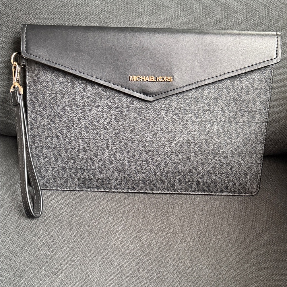 Michael Kors Black and Gray Wristlet